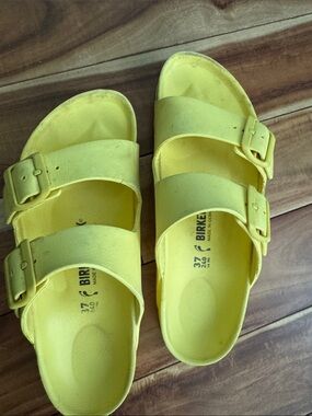 Birkenstock 37 Double-Strap Sandals in Yellow Arizona